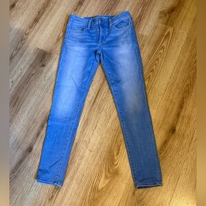 American Eagle Outfitters Light Blue Super Stretch Jeans